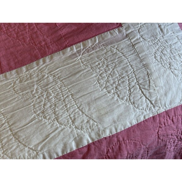 Queen Handmade Star & Angel Wings Quilt 63" x 80" Amazing Detailed Hand Quilting - Picture 10 of 16